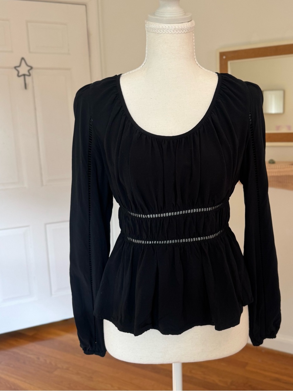 Old Navy Black Smocked Peplum Lace at Cutout Waist & Sleeve Boho Blouse Sz Small